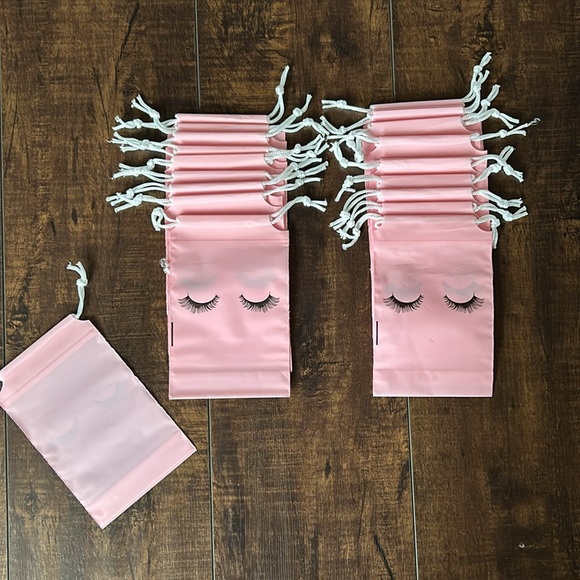 20 Pink Draw String Bags with Eyelashes - Picture 2 of 3